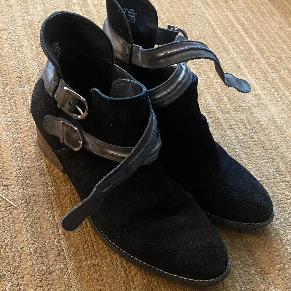 Steve Madden Black Ankle Boots with Straps